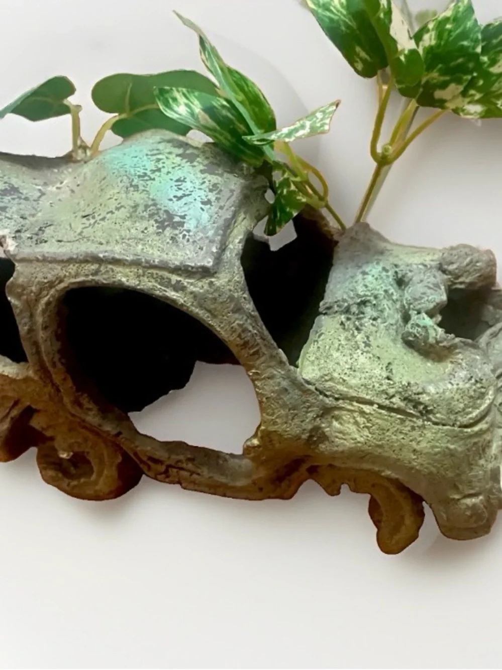 Wrecked Car Aquarium Ornament / Fish Tank Hide Cave with Faux Silk Plants, GUC